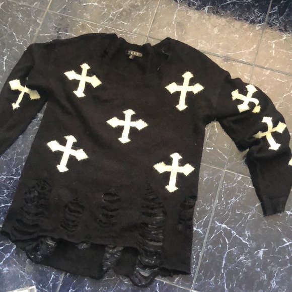 COPY - TCEC distressed black sweater with white crosses L - Picture 13 of 13